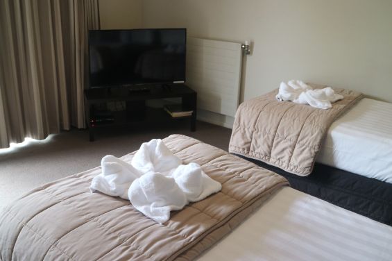 Executive 1-Bedroom Spa Suite - TV